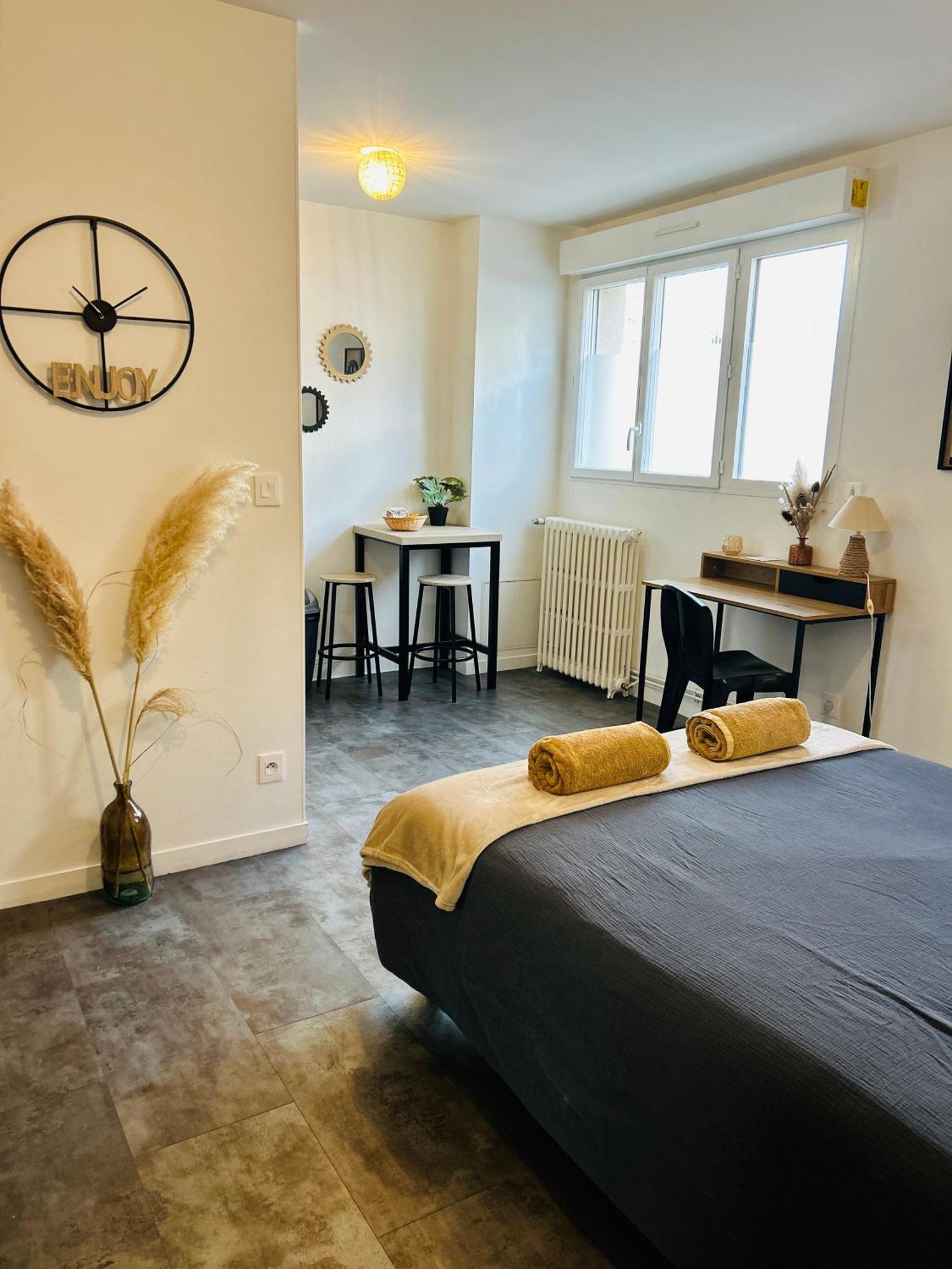 Le 2 - Grand Studio Caen Centre Port De Plaisance Экстерьер фото